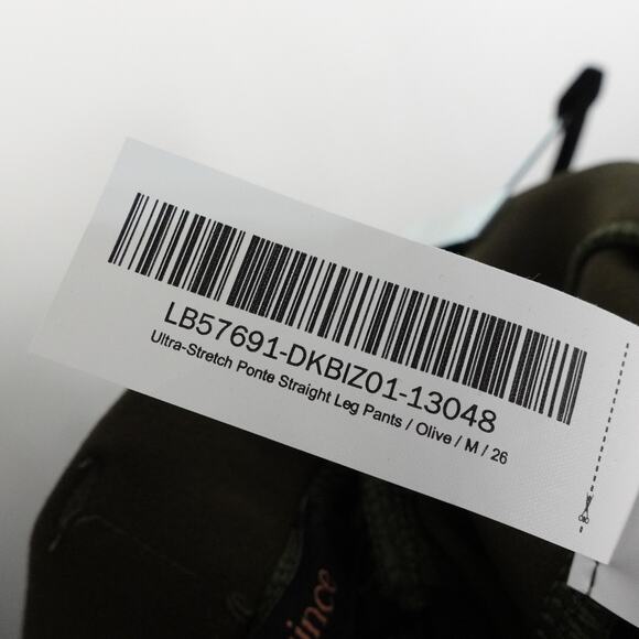 NWT Quince Medium Ex Petite 26” Ultra-Stretch Ponte Straight Leg Pants 3211-33 - Picture 10 of 11